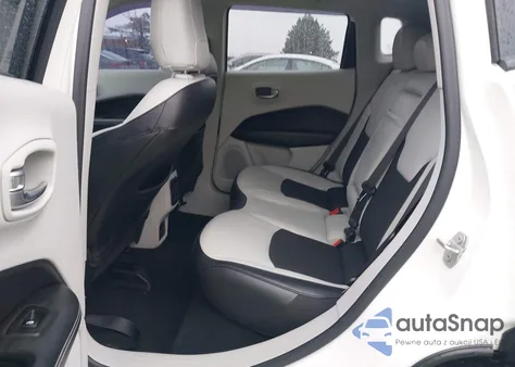 2019 Jeep Compass Sun And Wheel Fwd из США, поврежденный, VIN 3C4NJCBBXKT819722